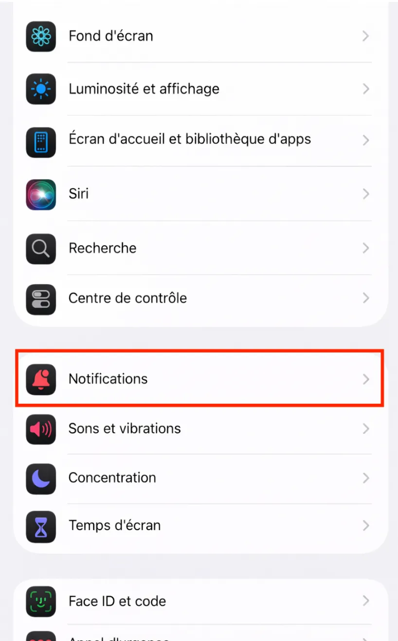 Ouvrez Réglages et sélectionnez Notifications, puis trouvez et appuyez sur Instagram dans la liste.